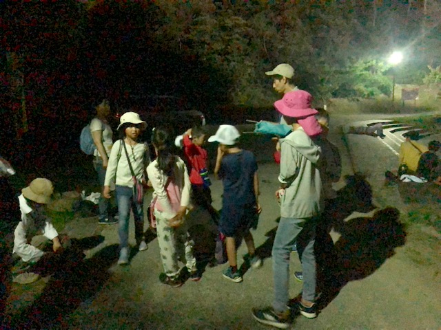 う～ん・・・残念！ちょっと焦げちゃった・・・
でも、自分で作ったホットドッグはちょっとこげてても美味しいね。
 