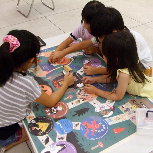 子どもに人気のすごろくコーナー、